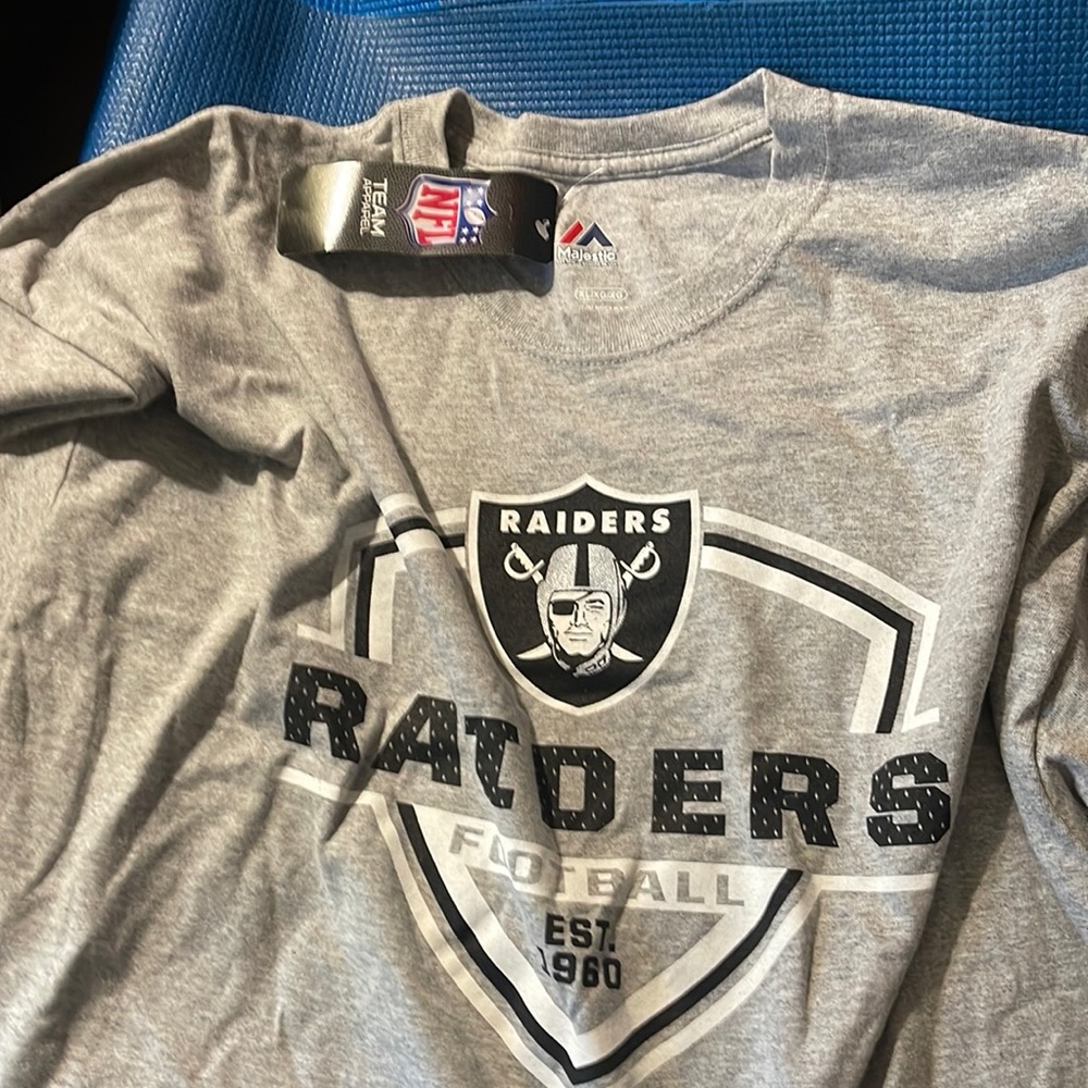 Raiders t shirt